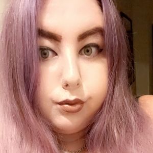 Meet your Posher, Chloe